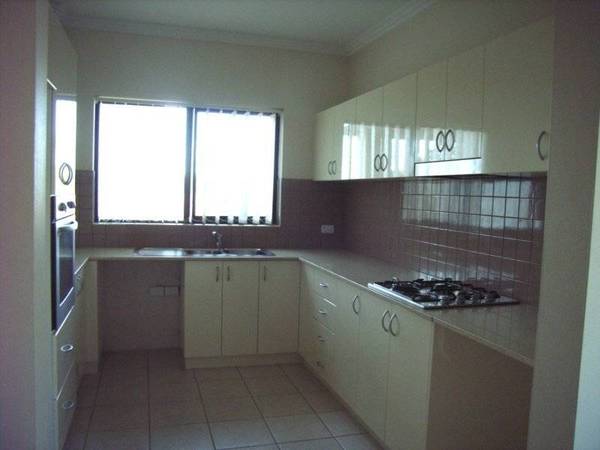 LIVE IN ABSOLUTE LUXURY !! Picture 2