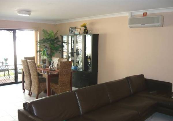 Immaculate First Home!!! or Investment!!! Picture 2