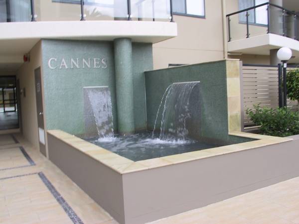 RESORT STYLE LIVING Picture 2