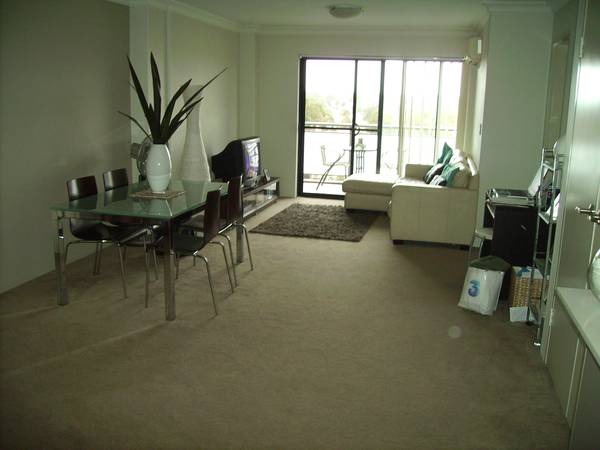 ONLY 3 YEARS OLD!!! Picture 3