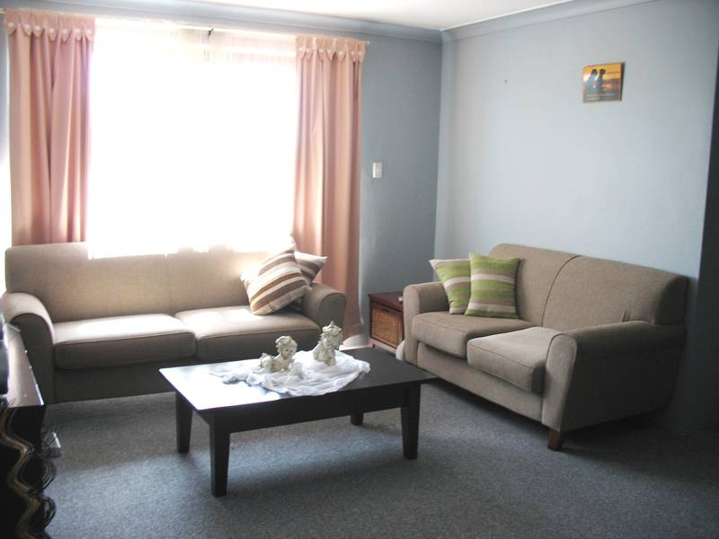 TOP FLOOR LOCATION Picture 1