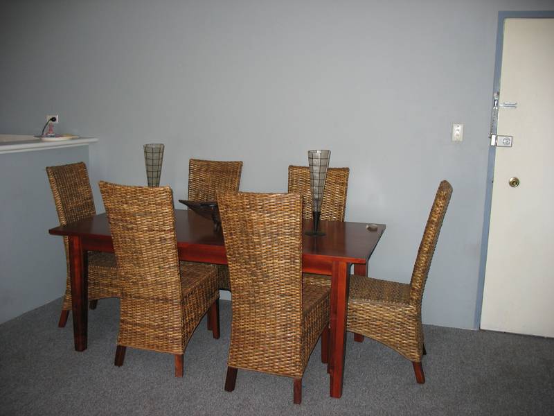 TOP FLOOR LOCATION Picture 2