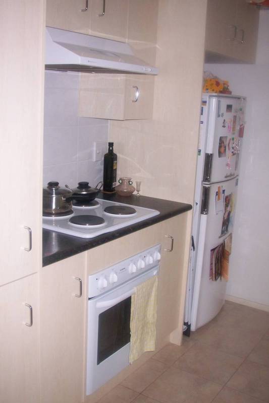 IMMACULATE MODERN TOWNHOUSE Picture 2