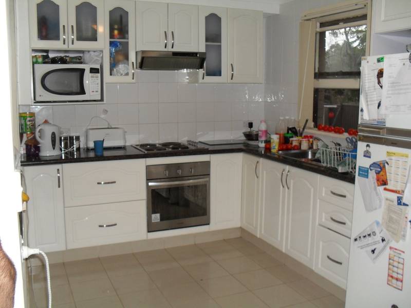 HUGE HOME... Picture 2