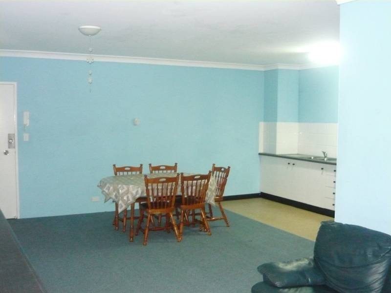Spacious Open Plan Unit!! Approx 7% gross yield!! Picture 3