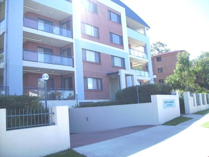 TOP LEVEL TWO STOREY 172M2 PENTHOUSE! Picture 1