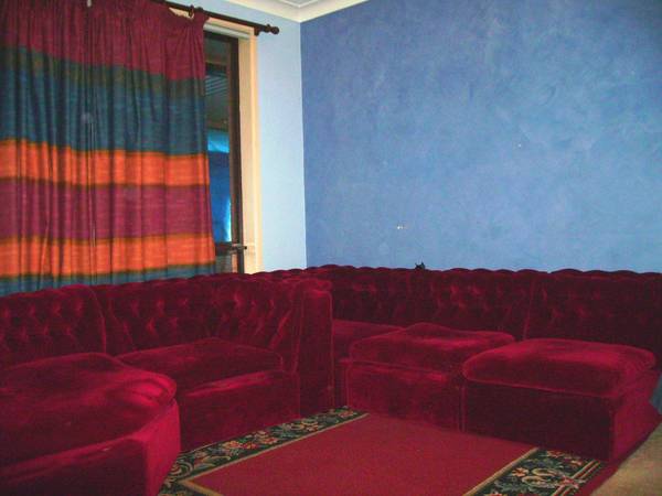 DO YOU LIKE TO ENTERTAIN? Picture 2