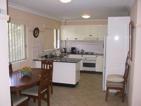 QUALITY APARTMENT LIVING WITH PARKVIEWS Picture 2