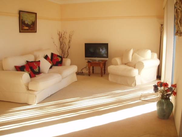 QUALITY APARTMENT LIVING WITH PARKVIEWS Picture 3