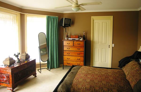 LARGE FAMILY OR INVESTOR Picture LARGE FAMILY OR INVESTOR Picture