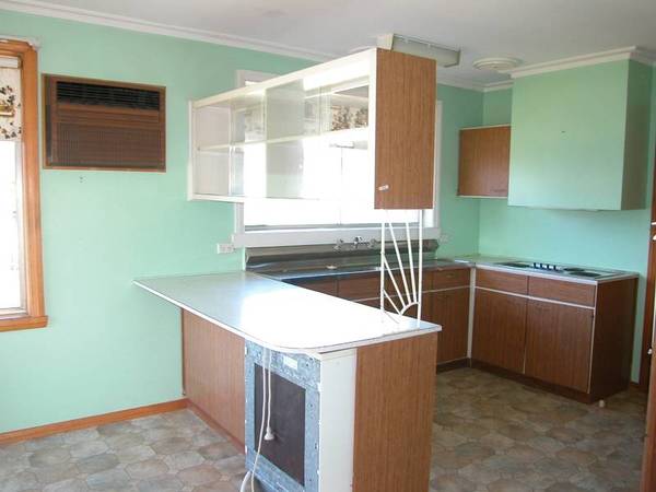 Lara Home on Acres Picture 3