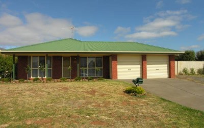 PLENTY OF ROOM TO MOVE Picture