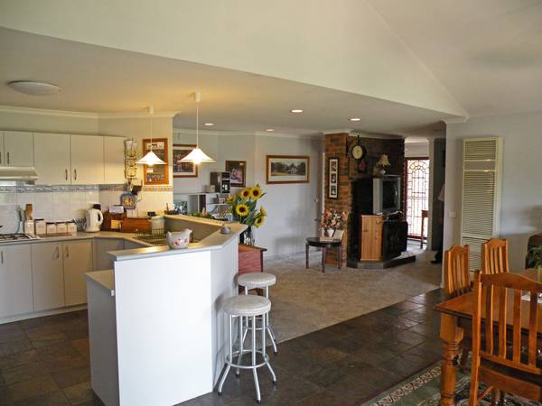 Central and Immaculate Picture 3