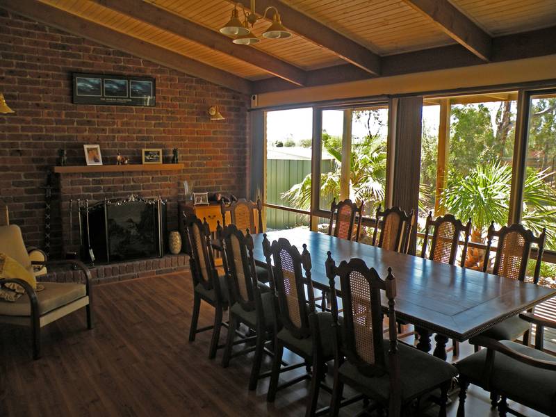 THIS PROPERTY IS UNDER OFFER, ANOTHER WANTED! Picture 3