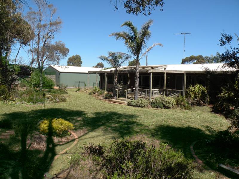 THIS PROPERTY IS UNDER OFFER, ANOTHER WANTED! Picture 2