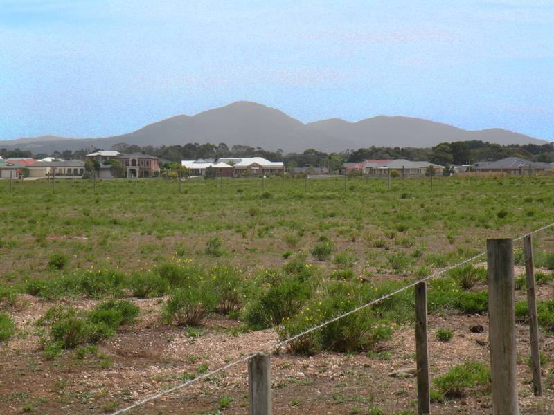 ONE OF 2 REMAINING LOTS IN STAGE 1 HOUSE/ LAND Picture 2