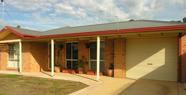 AS NEW CENTRAL & IMMACULATE Picture 1