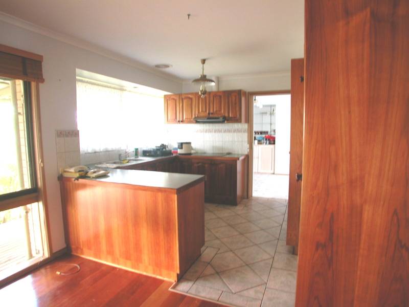 Executive Home on 2 Acres Picture