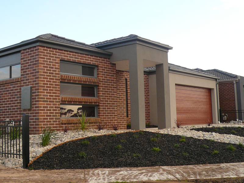 UPSIZE MY HOUSE PLEASE! Picture 1