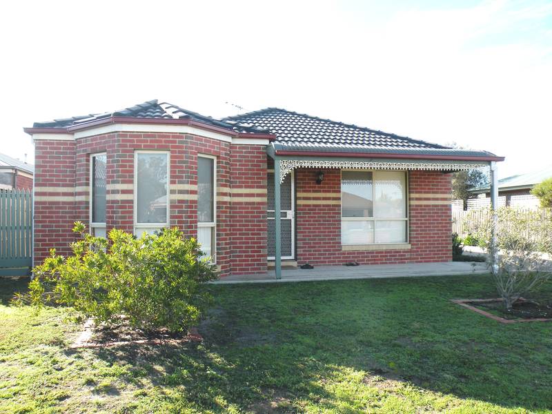 QUALITY VICTORIAN TOWNHOUSE Picture 1