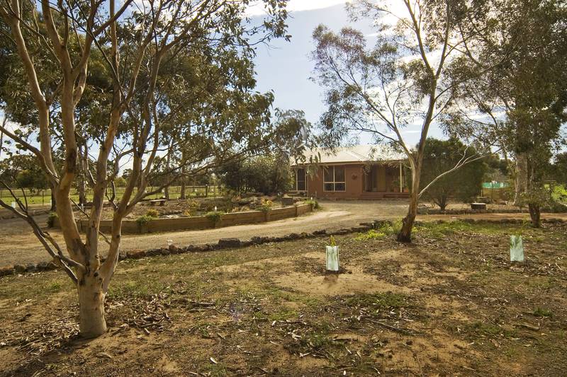 Vendor Says Sell!! Cheap Acreage - 24 sq Home Central Lara 5 Quality Acres Picture 2