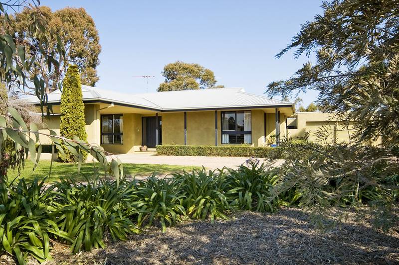 PURE ACREAGE PARADISE! Picture 2