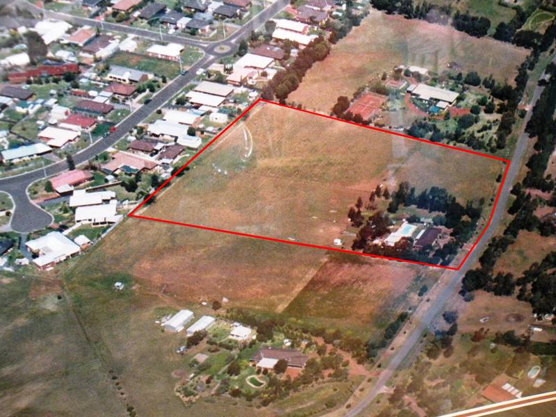 Lara property on 5 acres Picture 2