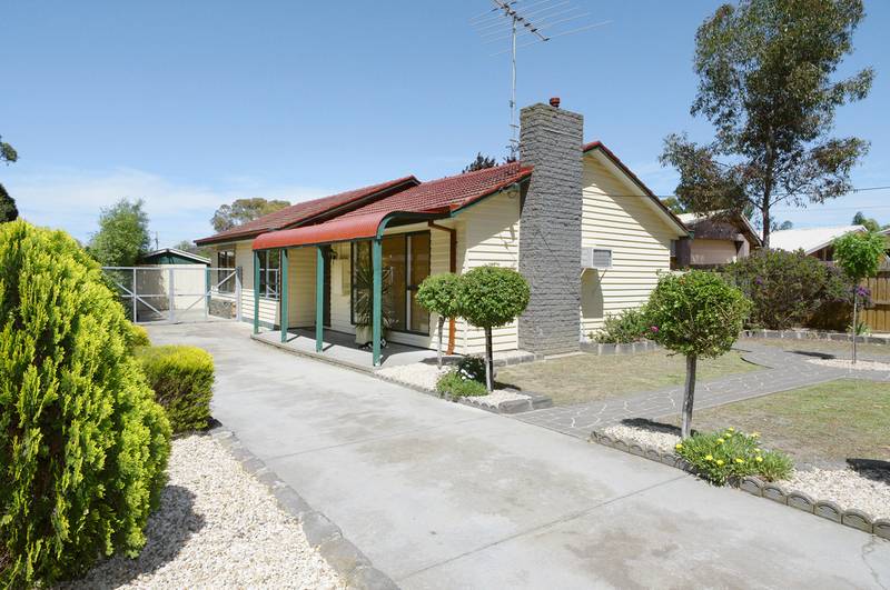 A Lifestyle Opportunity on 882m2 block! Picture 1