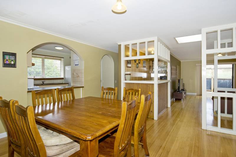 EXTRA LIVING IN QUIET COURT Picture 3