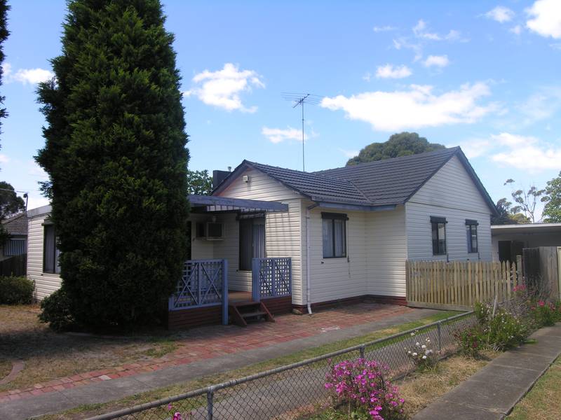 A MUST SEE GEM! Picture 1