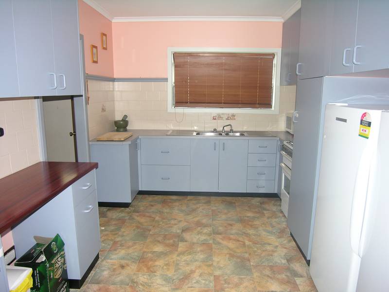 A MUST SEE GEM! Picture 2