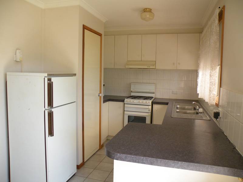 DOWNSIZE OR INVEST READY TO OCCUPY Picture 2