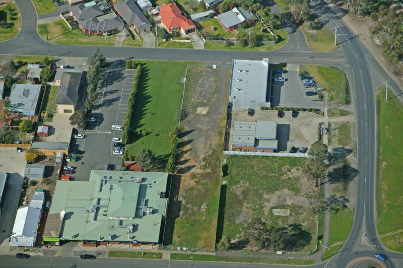 COMMERCIAL INVESTORS Picture 2