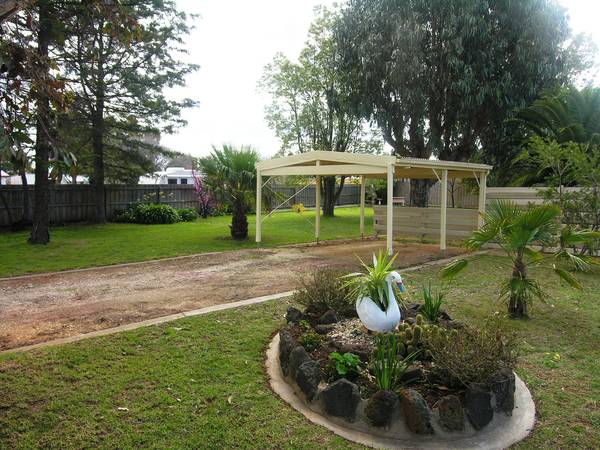 EXQUISITE LAND NEAR LAKELANDS Picture 2