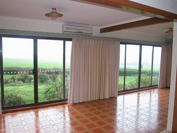 Lovely Banks Home Picture 3