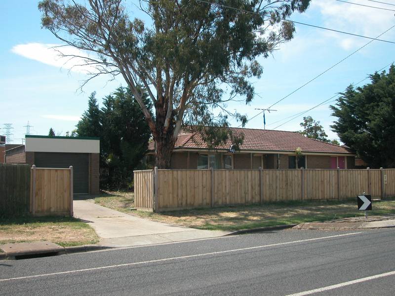 3 Bedroom House Picture 2