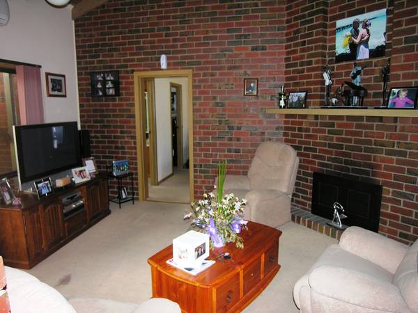 WARM & INVITING Picture 3