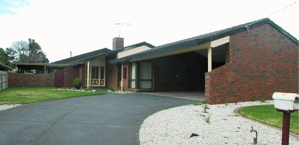 WARM & INVITING Picture 1