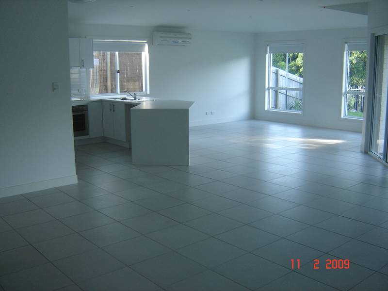 Near New Immaculate Home in peaceful, quiet location Picture