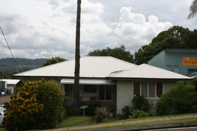 Family home close to town Picture 1