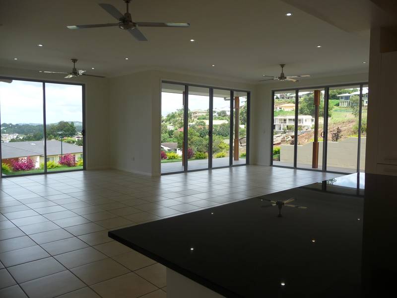 ABSOLUTELY EXECUTIVE IN DRESS CIRCLE Picture 3