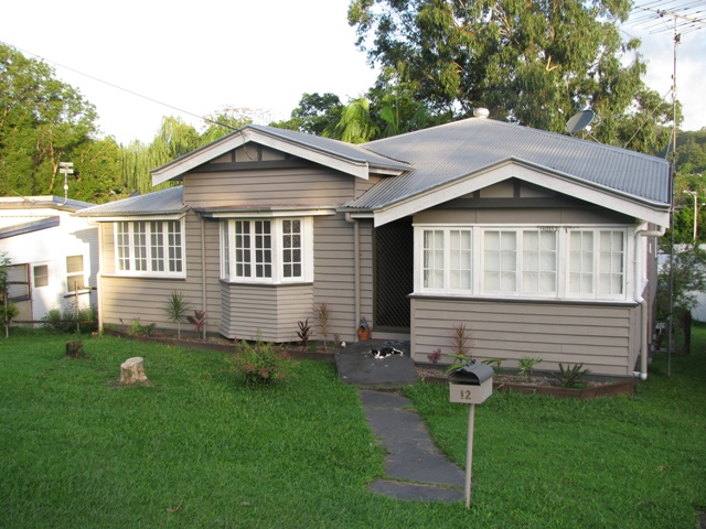 ONE WEEKS FREE RENT LARGE FAMILY HOME + SELF CONTAINED 1 BEDROOM GRANNY FLAT Picture 1