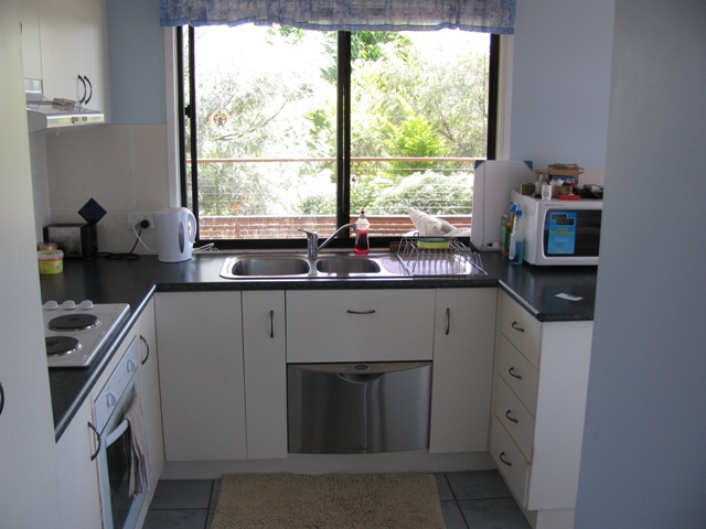 GORGEOUS FAMILY HOME Picture 2