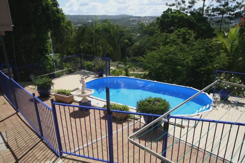 LARGE FAMILY HOME Picture