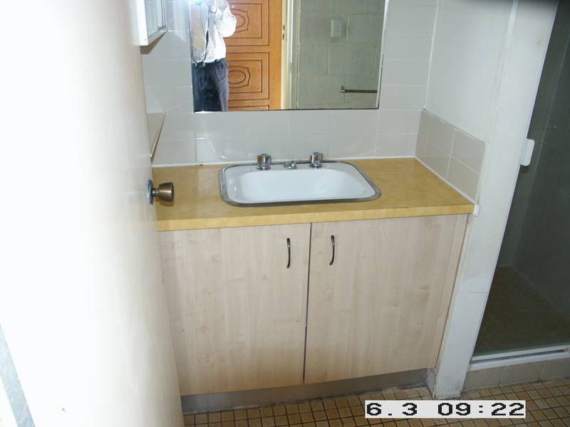 Large Unit Near Hospital Picture 2