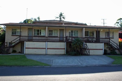 MASSIVE UNIT IN HEART OF NAMBOUR Picture MASSIVE UNIT IN HEART OF NAMBOUR Picture