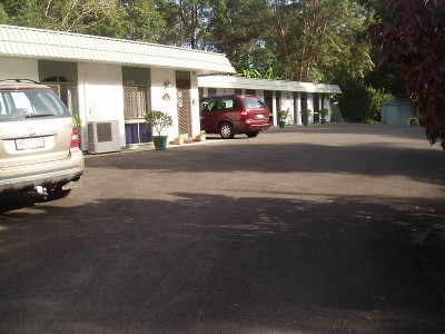 MOTEL IN GARDEN PARADISE Picture