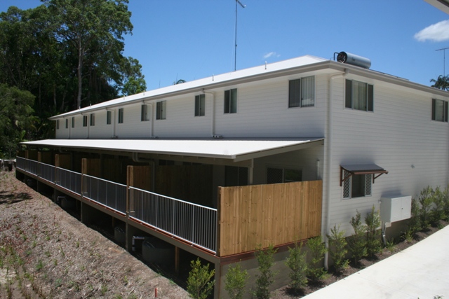 MODERN WELL DESIGNED TOWNHOUSE - ONLY 1 LEFT Picture 3