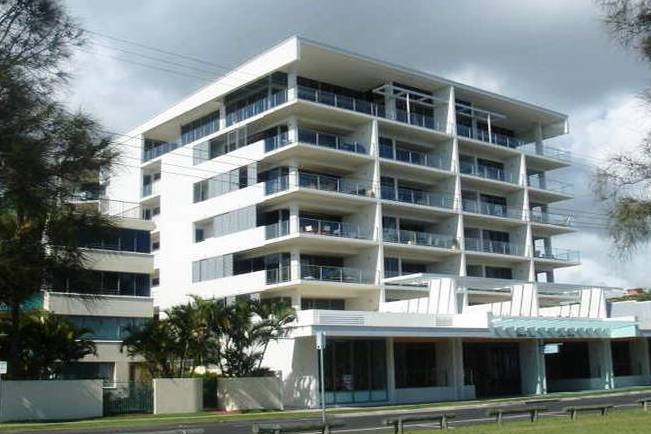 Excutive Unit Living Picture 1