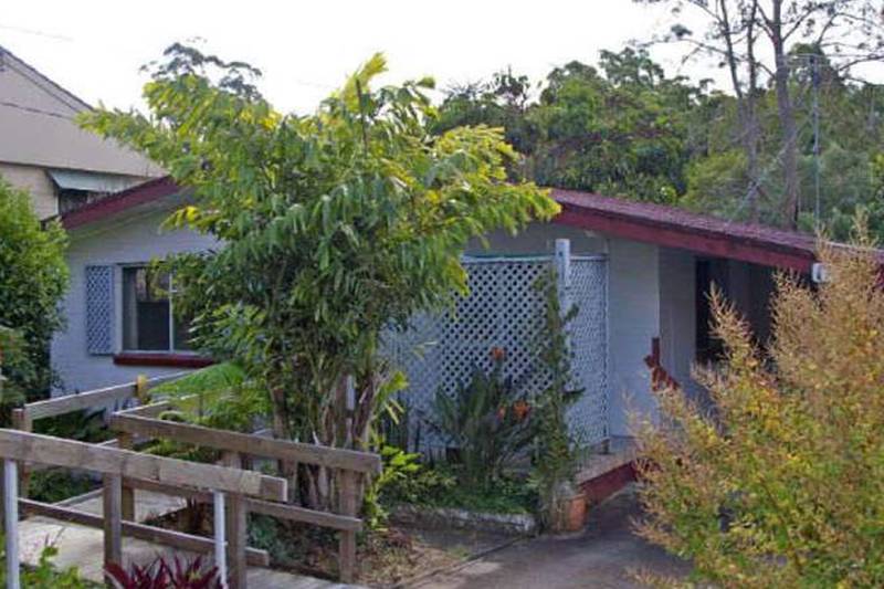 Large Family Home - Close to Hospital Picture 1